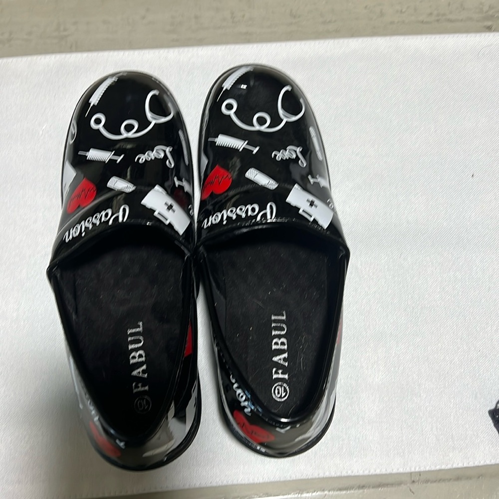 New without tag Fabul nurses shoes